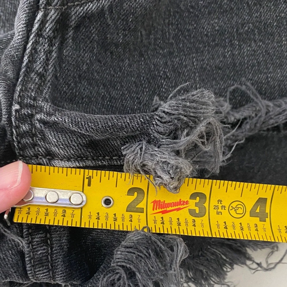 Levi’s 501 Edgy Black Frayed Denim Shorts - Picture 8 of 9